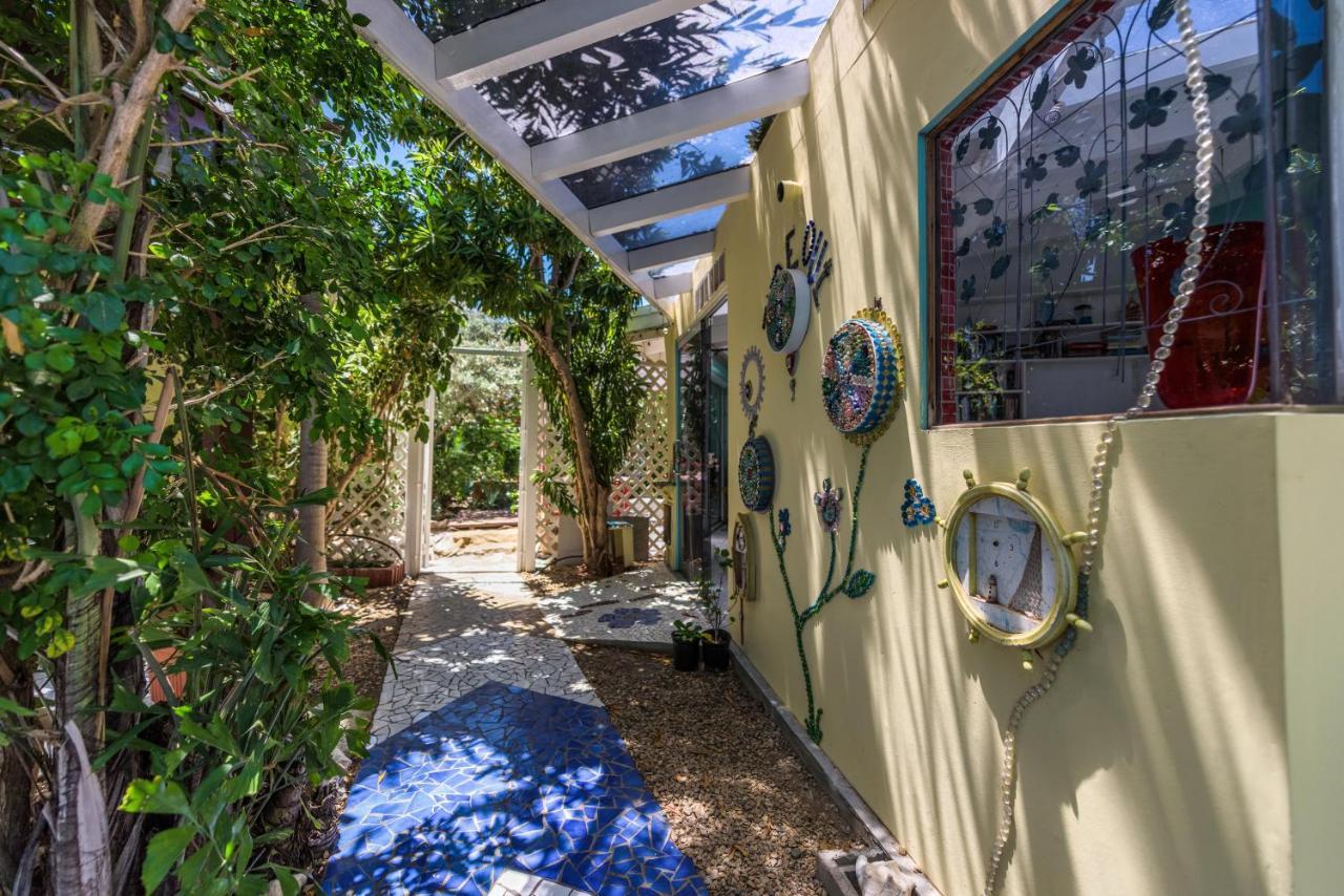 Sunflower Villa Studios Palm Beach Exterior foto